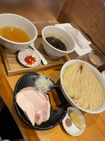 「つけ麺(300g)+藻塩&レモン+麺増」@麺屋鈴春の写真