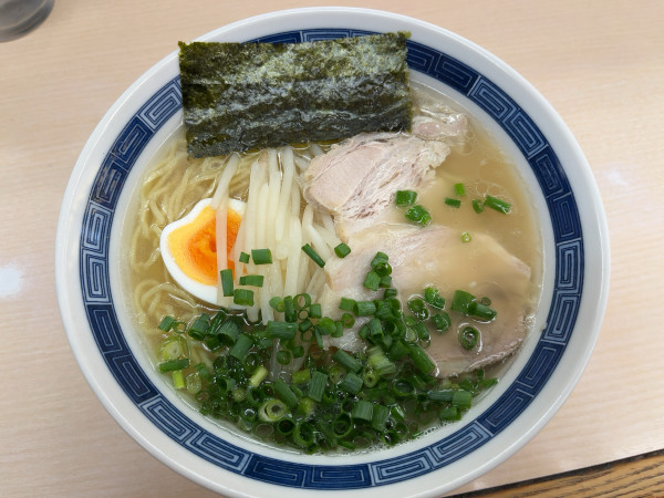 「塩とんこつラーメン800円」@八作の写真