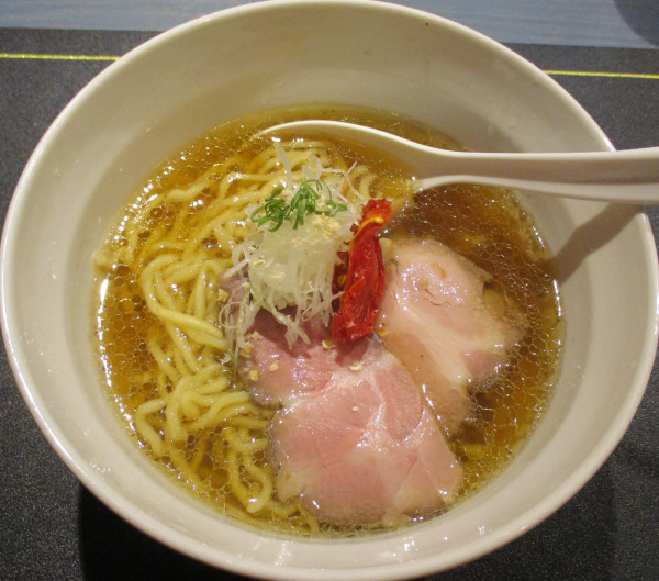 「コンソメらーめん（塩）1000円」@Craft Ramen BiTの写真