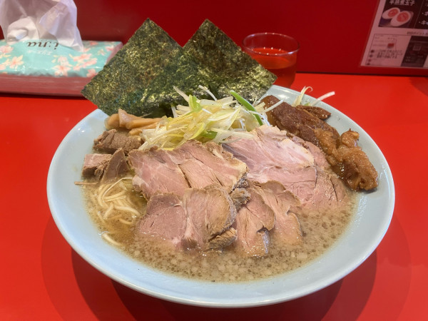 「ネギチャーシュー麺中盛　豚トロチャーシュー」@ラーメンショップ まる壱の写真