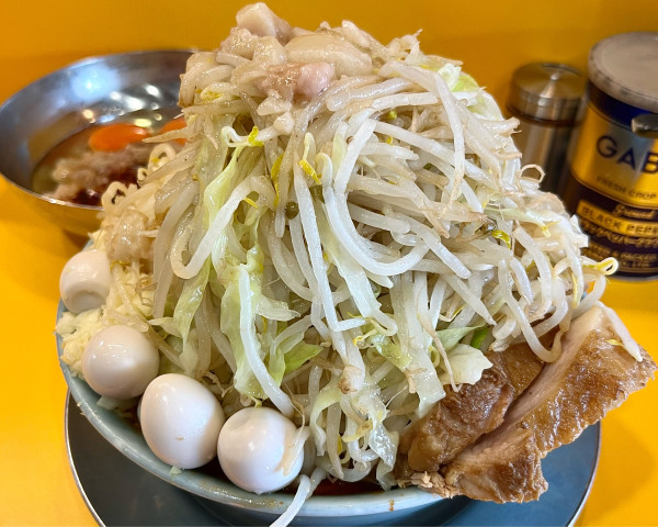 「小ラーメン 辛い奴4倍 うずら アブラ過多ブラ」@ラーメン二郎 八王子野猿街道店2の写真