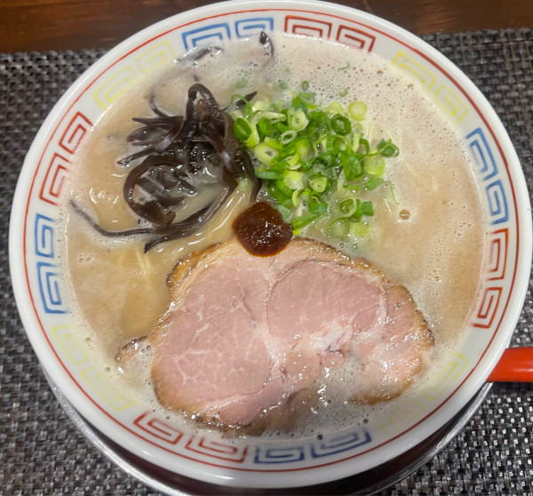 「豚骨ラーメン」@麺屋とんぼの写真