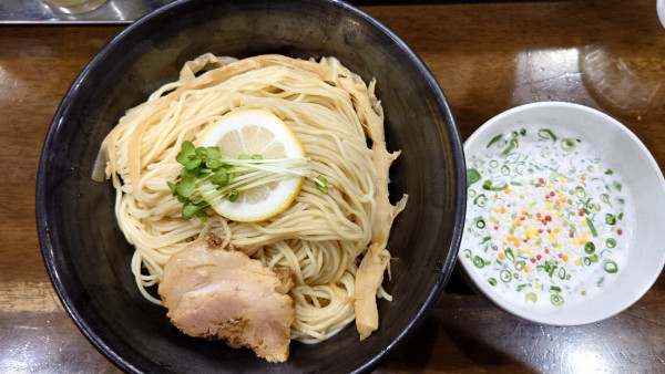 「檸檬ペッパーつけ麺　1100円」@自家製多加水極太麺 ISAMIの写真