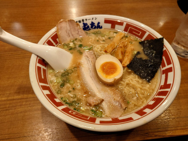 「東京豚骨ラーメン」@屯ちん 池袋西口店の写真