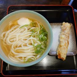 かけ大＋ちくわ天＋温玉