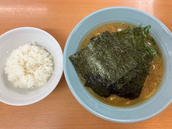 「ラーメン　小ライス（無料）」@極楽汁麺 らすたの写真