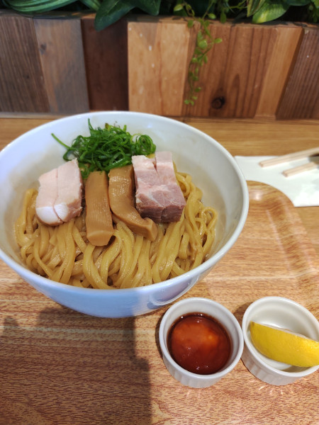 「まぜそば　醤油」@らぁ麺 はやし田 TXGAおおたかの森店の写真