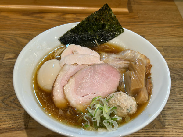 「特製地鶏・醤油」@自家製麺 純の写真