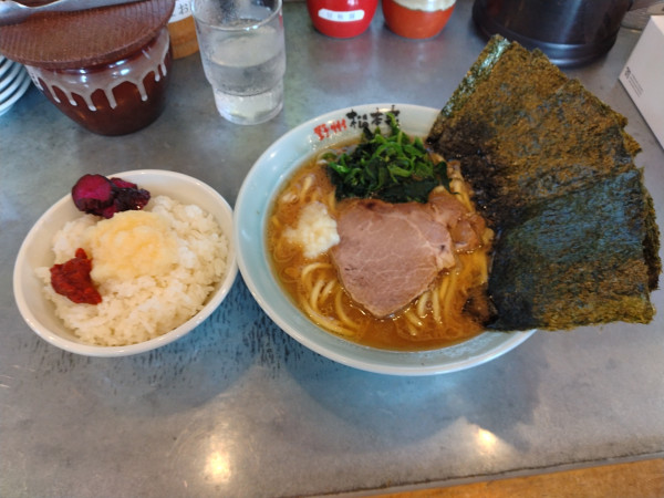 「豚骨醤油らーめん¥850+のり¥120+ライス¥60-」@横浜らーめん 松本家の写真