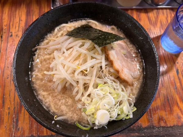 「らあ麺」@らあ麺 やったる 新宿店の写真