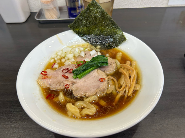 「醤油1000円」@自家製手打ち麺 禿の写真