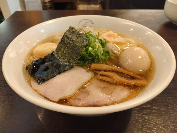 「特製ワンタン麺（白だし）＋味付玉子」@八雲の写真