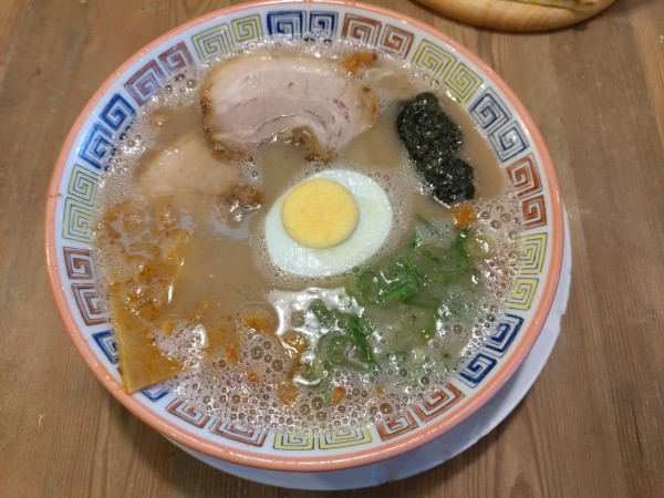 「分校ラーメン並880円」@久留米とんこつラーメン松山分校の写真