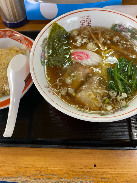 「ラーメン➕半チャーハン800円」@ラーメン まぁぶるの写真