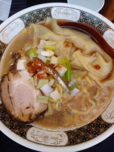 「すごい煮干ラーメン並￥1300」@すごい煮干ラーメン凪 新宿ゴールデン街店 本館の写真