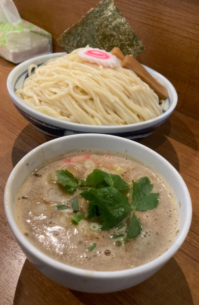 「魚介とんこつつけ麺（特盛　茹で後900g）」@麺屋わおんの写真