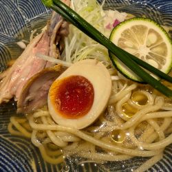 土佐鴨ロースと青ゆずの冷やしラーメン