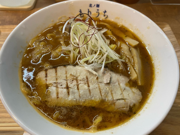 「札幌スパイシーラーメン　さらうま　中辛」@北ノ麺 もりうちの写真