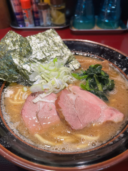 「豚骨醤油らーめん」@らぁ麺処 蓮の華の写真