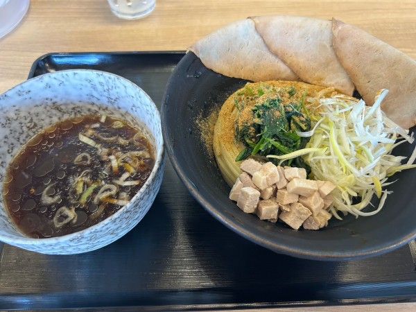 「【限定】冷やし醤油つけ麺900円」@らーめん ぶる麺の写真