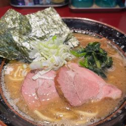 豚骨醤油らーめん