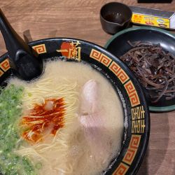 ラーメン＋きくらげ＋オスカランの酸味＋替玉