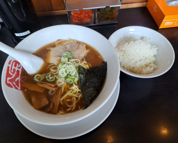「醤油とんこつラーメンあっさり840円＋半ライス200円」@宝介 一関店の写真