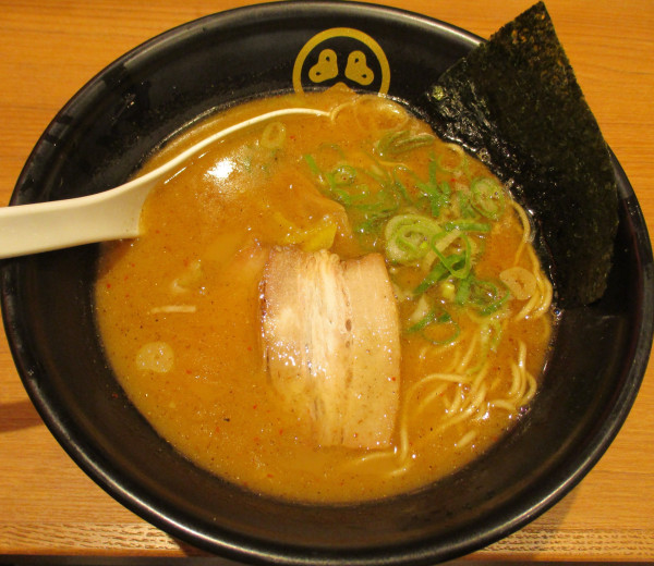 「醤油 880円」@TOKYO 豚骨 BASE MADE by 一風堂 エキュート赤羽みなみ店の写真