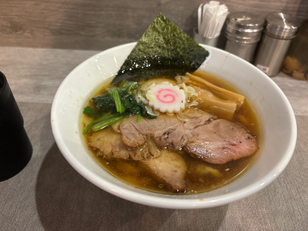 「醤油ら〜麺」@手打ち 蓮の写真