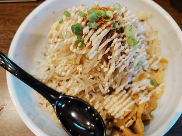 「焦がしラー油まぜそば　野菜増し」@焦乃香.の写真