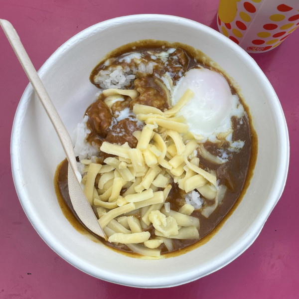 「森のハイジカレー　チーズ　温泉卵」@FUJI ROCK FESTIVAL'24の写真