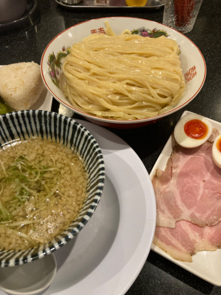 「特製匠セアブラつけ麺大盛¥1,270、だしおにぎり¥100」@麺匠 至誠の写真