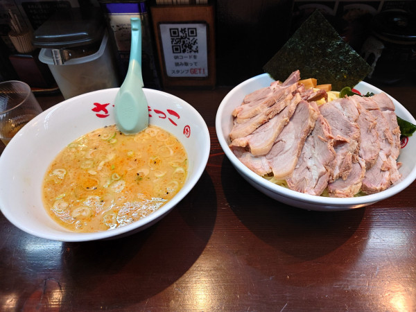 「つけ麺特盛（豚骨醤油）チャーシューダブル」@さつまっこ 平和島店の写真