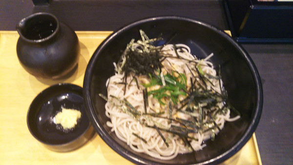 「【期間限定】冷し深川あさりそば」@小諸そば 水道橋店の写真