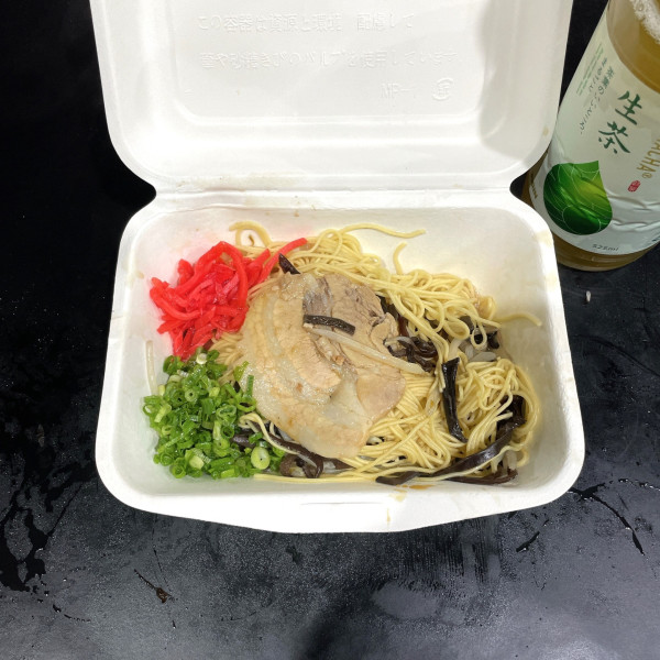 「焼きラーメン（博多屋台 繋々）」@FUJI ROCK FESTIVAL'24の写真