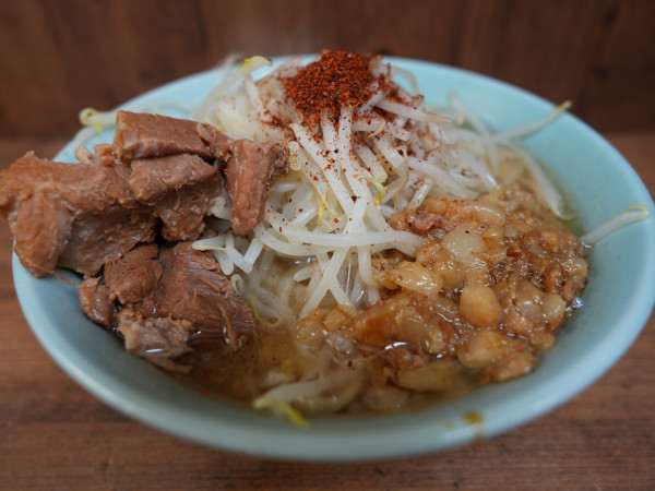 「ラーメン 麺硬め＋アブラ」@ラーメン二郎 池袋東口店の写真