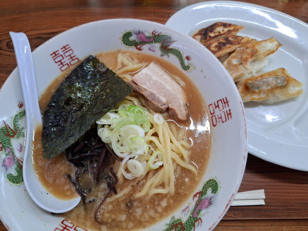 「ホームラン拉麺９４０円」@ホームラン軒の写真