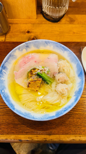 「FeeL The 特上塩らぁ麺 ロース・地鶏・かぶ・海老雲呑・煮」@Ramen FeeLの写真