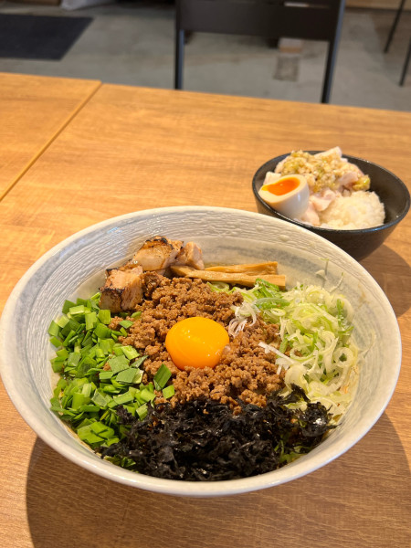 「煮干しまぜそば」@貝出汁ラーめん クラムの写真