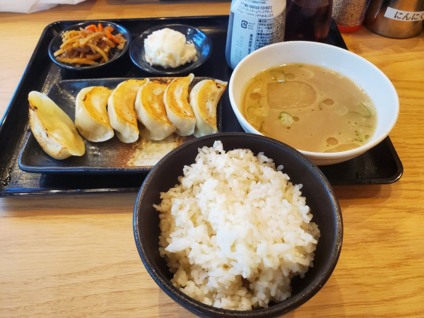 「餃子定食」@横浜家系ラーメン銀家 みなとみらい店の写真