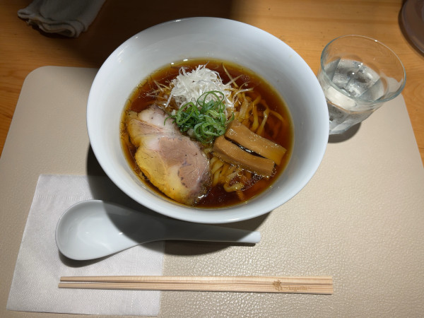 「醤油らーめん1300円」@燎の写真