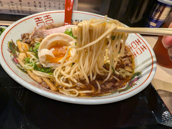 「尾道ラーメン＆トッピングクーポンで味玉」@尾道ラーメン 八じゅう 蒲田本店の写真