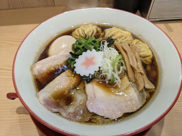 「特製中華そば」@横濱中華そば 上星商店の写真