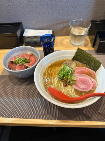 「いのしし出汁のらぁめん　猪チャーシュー丼」@麺や旬香の写真