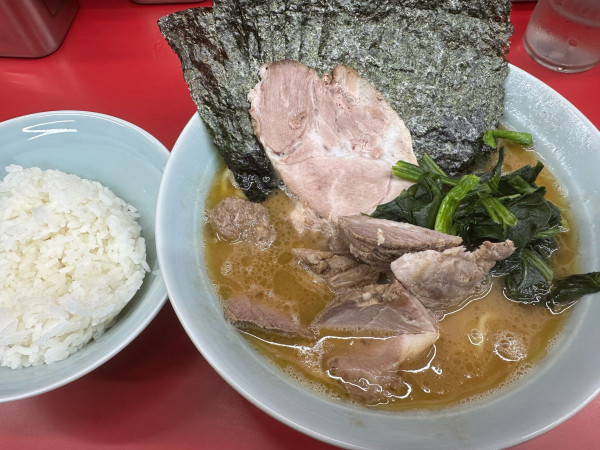 「極上のりらーめん+肉カス」@家系らーめん 武将家の写真