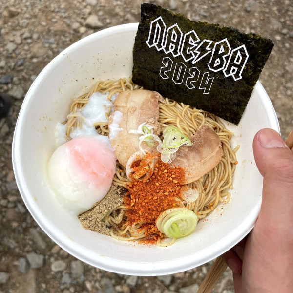 「地獄にぼし まぜそば 中辛（戸越らーめん えにし）」@FUJI ROCK FESTIVAL'24の写真