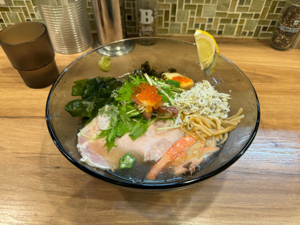 「【限定】カニとしらすの冷製塩そば」@はつがい商店の写真