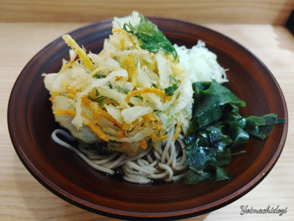 「冷しかき揚げそば（560円）」@彩むさしの写真