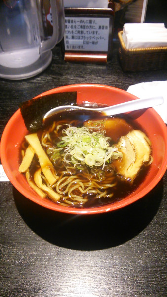 「富山ブラックラーメン」@麺家いろは 京都駅ビル店の写真
