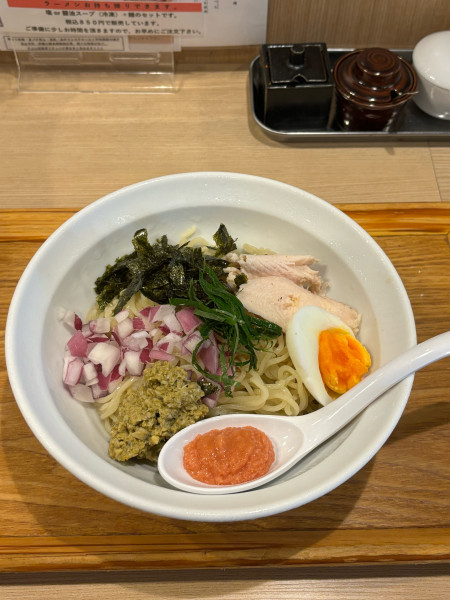 「冷し貝出汁塩まぜそば」@ラーメン普通の写真